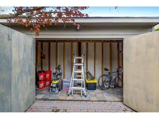 1916 Ne 28TH Ave, Portland, OR 97212