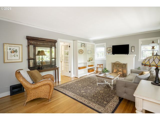 1916 Ne 28TH Ave, Portland, OR 97212