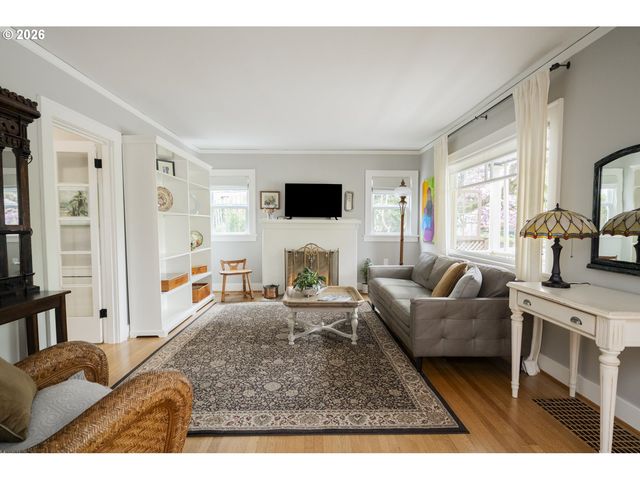 1916 Ne 28TH Ave, Portland, OR 97212