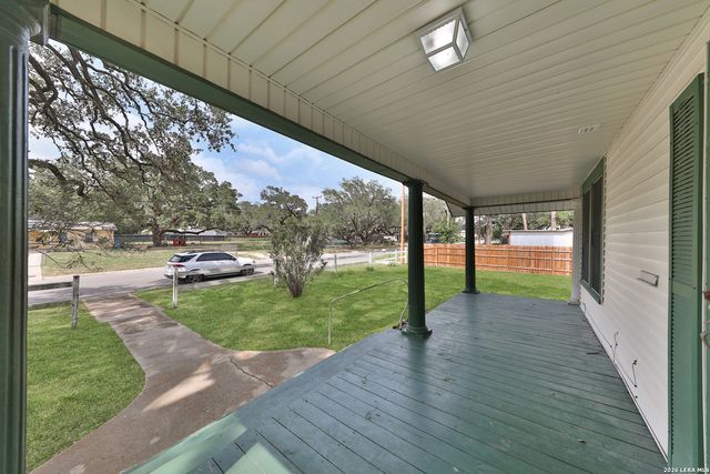 804 COMMERCE ST, Pleasanton, TX 78064