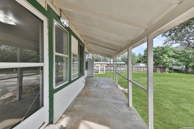 804 COMMERCE ST, Pleasanton, TX 78064