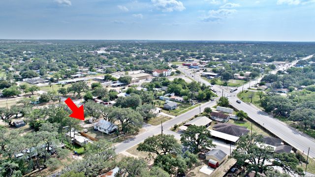 804 COMMERCE ST, Pleasanton, TX 78064