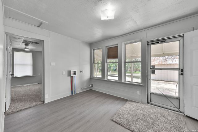 804 COMMERCE ST, Pleasanton, TX 78064
