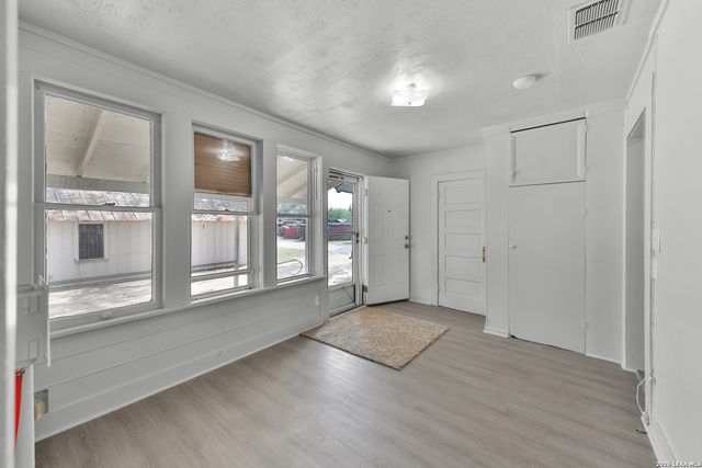 804 COMMERCE ST, Pleasanton, TX 78064