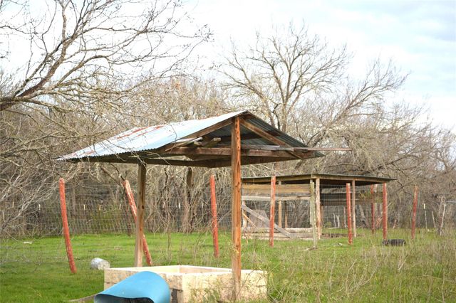 2473 W Hwy 21, Dale, TX 78616