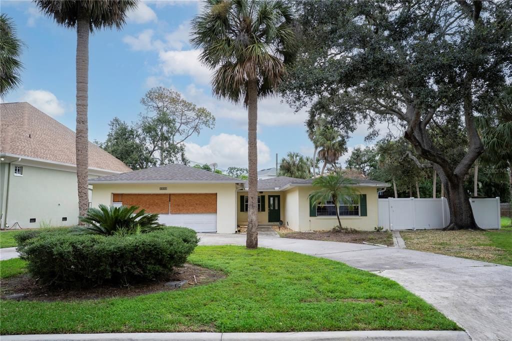4627 W LAMB AVENUE, Tampa, FL 33629