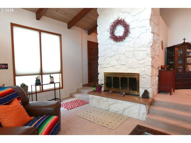 374 BLACKFOOT Ave, Eugene, OR 97404