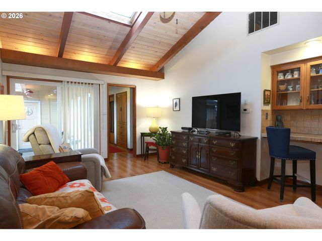 374 BLACKFOOT Ave, Eugene, OR 97404