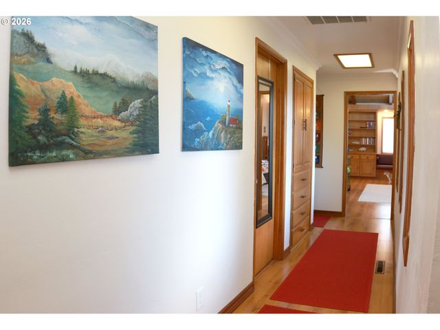 374 BLACKFOOT Ave, Eugene, OR 97404