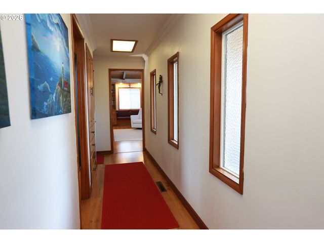 374 BLACKFOOT Ave, Eugene, OR 97404