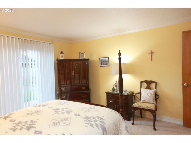 374 BLACKFOOT Ave, Eugene, OR 97404