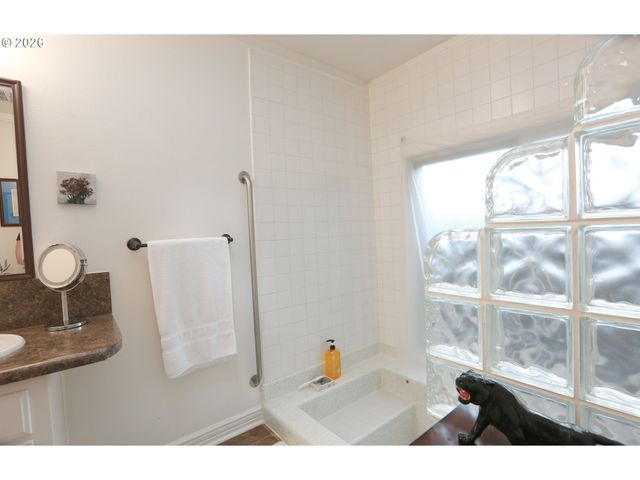 374 BLACKFOOT Ave, Eugene, OR 97404