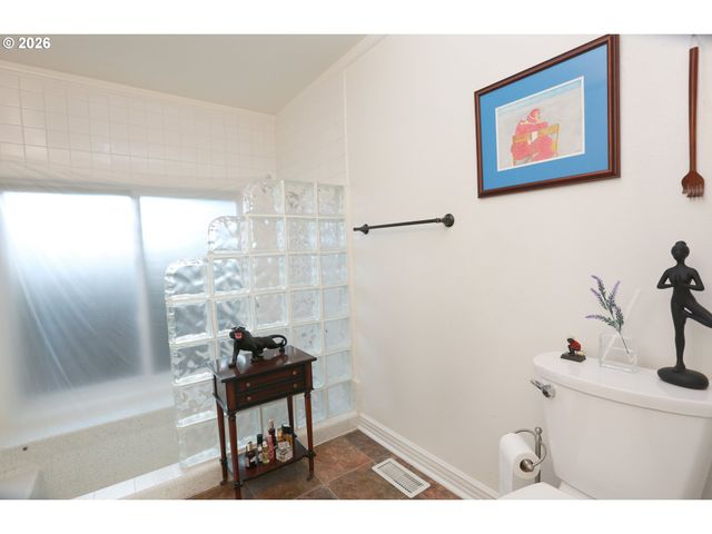 374 BLACKFOOT Ave, Eugene, OR 97404