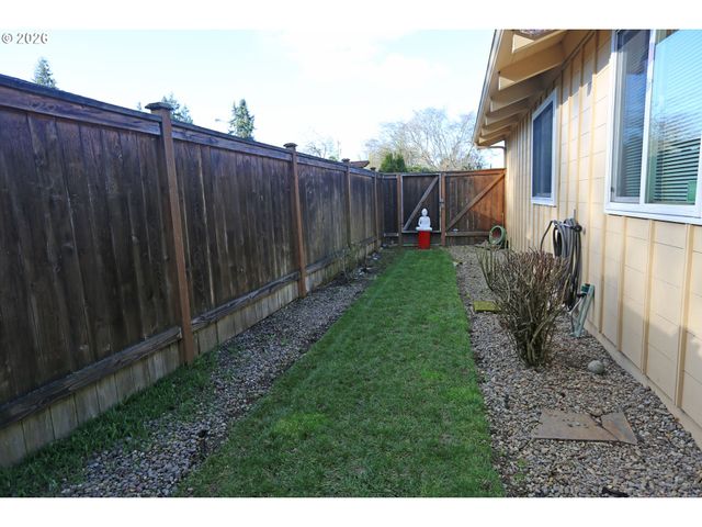 374 BLACKFOOT Ave, Eugene, OR 97404