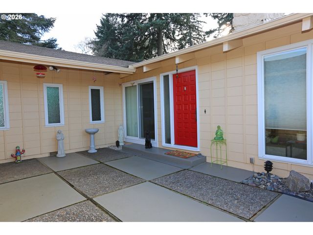 374 BLACKFOOT Ave, Eugene, OR 97404