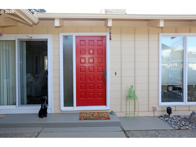 374 BLACKFOOT Ave, Eugene, OR 97404