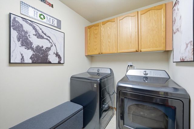 15223 Naughton Drive, South Holland, IL 60473