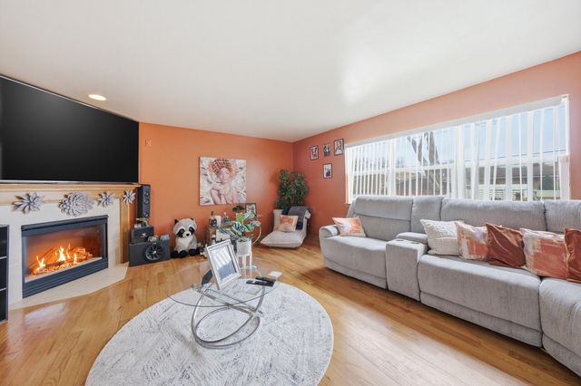 15223 Naughton Drive, South Holland, IL 60473