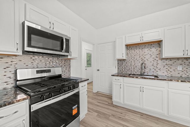 1802 16th Avenue, Rockford, IL 61104