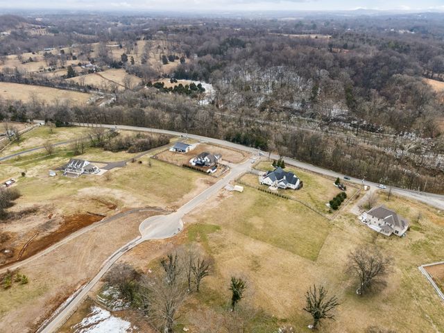 103 Heirloom Ln, Columbia, TN 38401