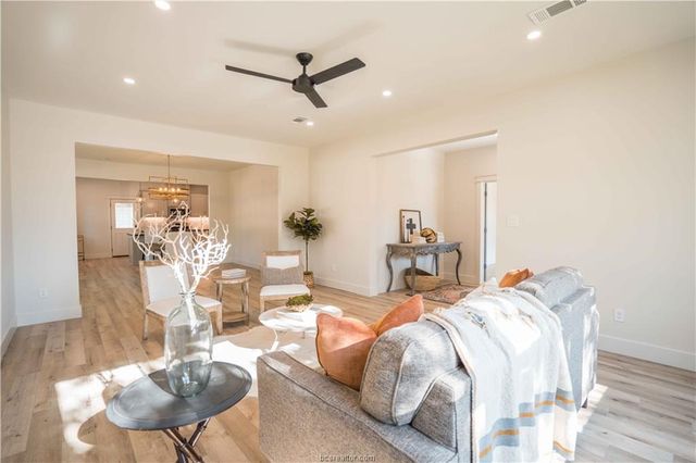 1406 East 29th Street, Bryan, TX 77802