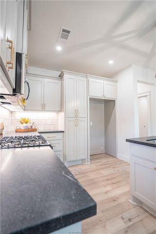 1406 East 29th Street, Bryan, TX 77802