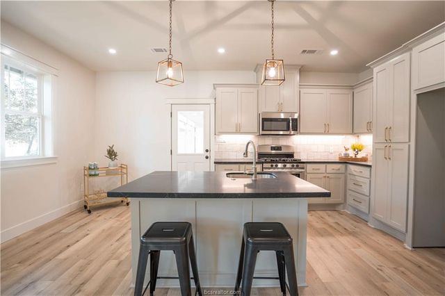 1406 East 29th Street, Bryan, TX 77802