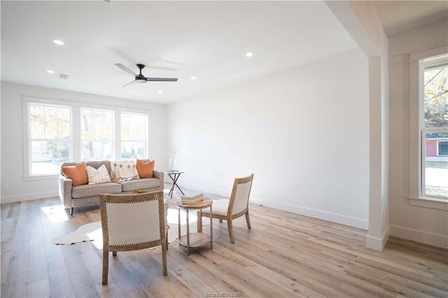 1406 East 29th Street, Bryan, TX 77802