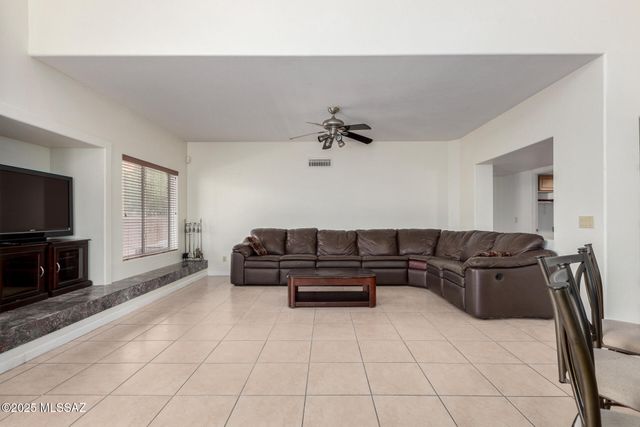 1462 N Purple Cactus Place, Tucson, AZ 85715
