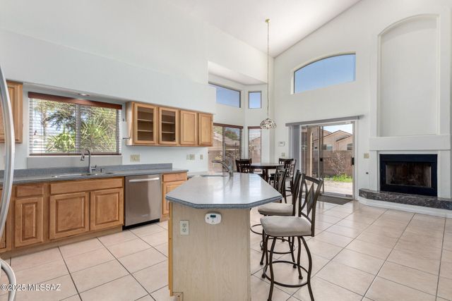 1462 N Purple Cactus Place, Tucson, AZ 85715