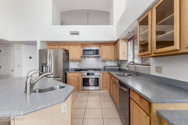 1462 N Purple Cactus Place, Tucson, AZ 85715