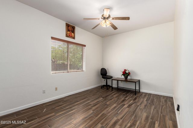 1462 N Purple Cactus Place, Tucson, AZ 85715