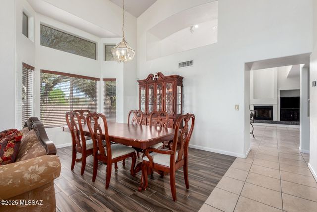 1462 N Purple Cactus Place, Tucson, AZ 85715