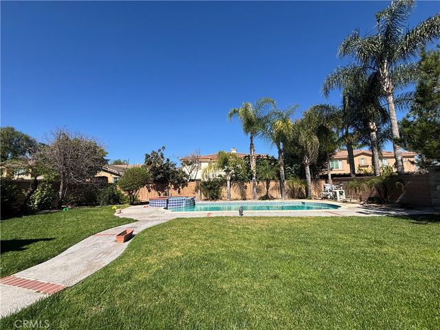 11571 Trailrun Court, Riverside, CA 92505