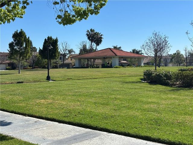 11571 Trailrun Court, Riverside, CA 92505