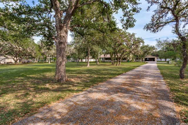 8910 FOREST TRL, San Antonio, TX 78255