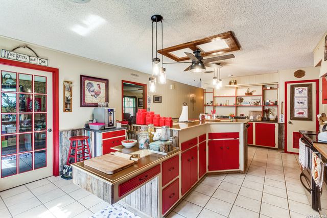 8910 FOREST TRL, San Antonio, TX 78255