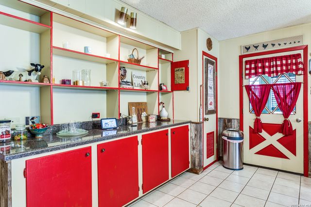 8910 FOREST TRL, San Antonio, TX 78255