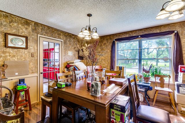 8910 FOREST TRL, San Antonio, TX 78255