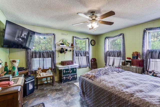 8910 FOREST TRL, San Antonio, TX 78255