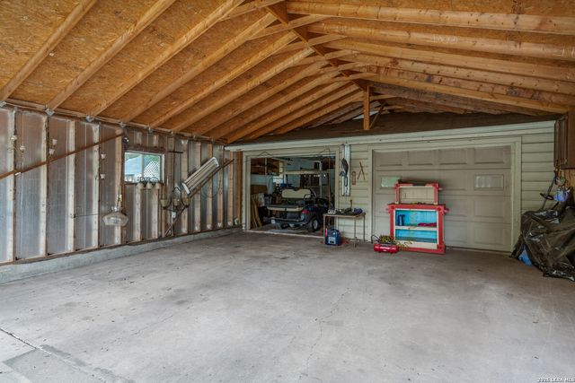 8910 FOREST TRL, San Antonio, TX 78255