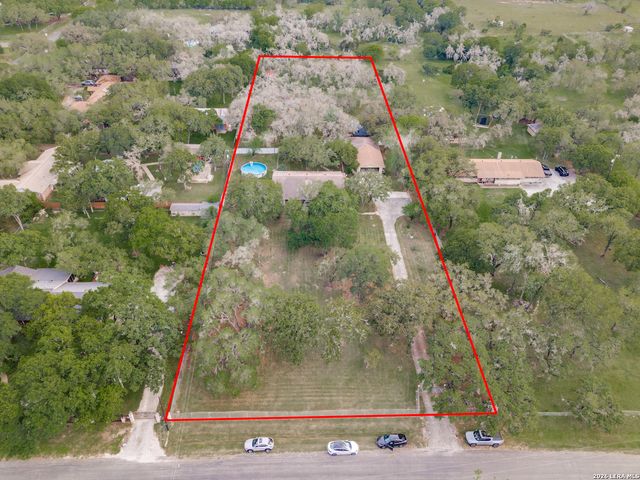 8910 FOREST TRL, San Antonio, TX 78255