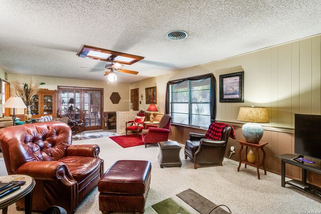 8910 FOREST TRL, San Antonio, TX 78255