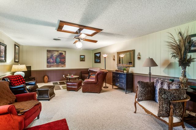 8910 FOREST TRL, San Antonio, TX 78255