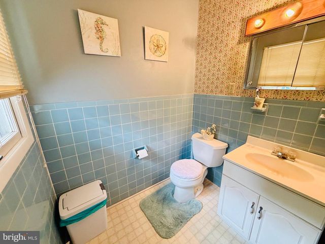 6858 LOIS AVE, Salisbury, MD 21804