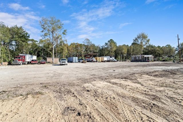 3740 Us 90 E, Liberty, TX 77575