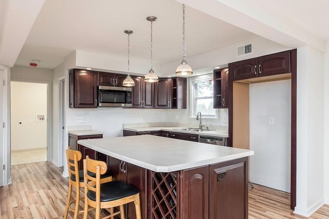 2476 Broadway, Grove City, OH 43123
