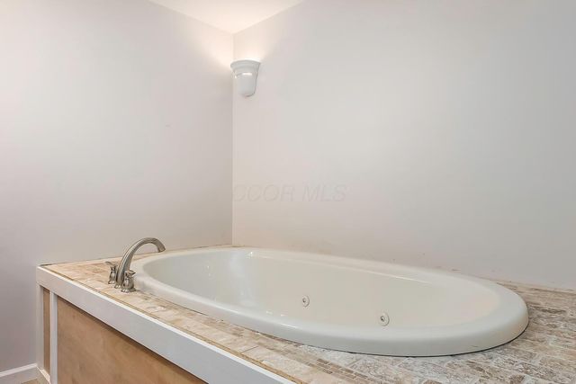 2476 Broadway, Grove City, OH 43123
