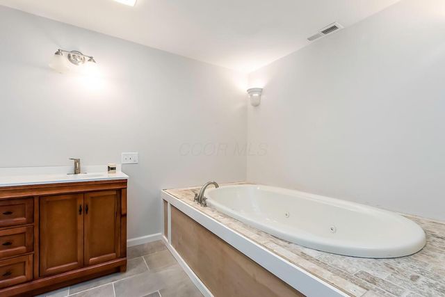 2476 Broadway, Grove City, OH 43123