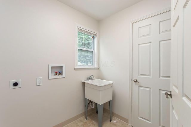 2476 Broadway, Grove City, OH 43123